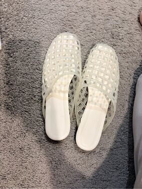 Amazon Women's Cream Lattice Slip-On Mules